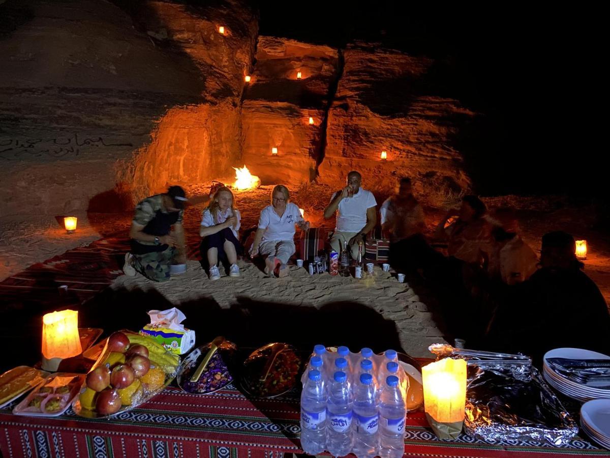Desert Island Camp Wadi Rum Exteriör bild