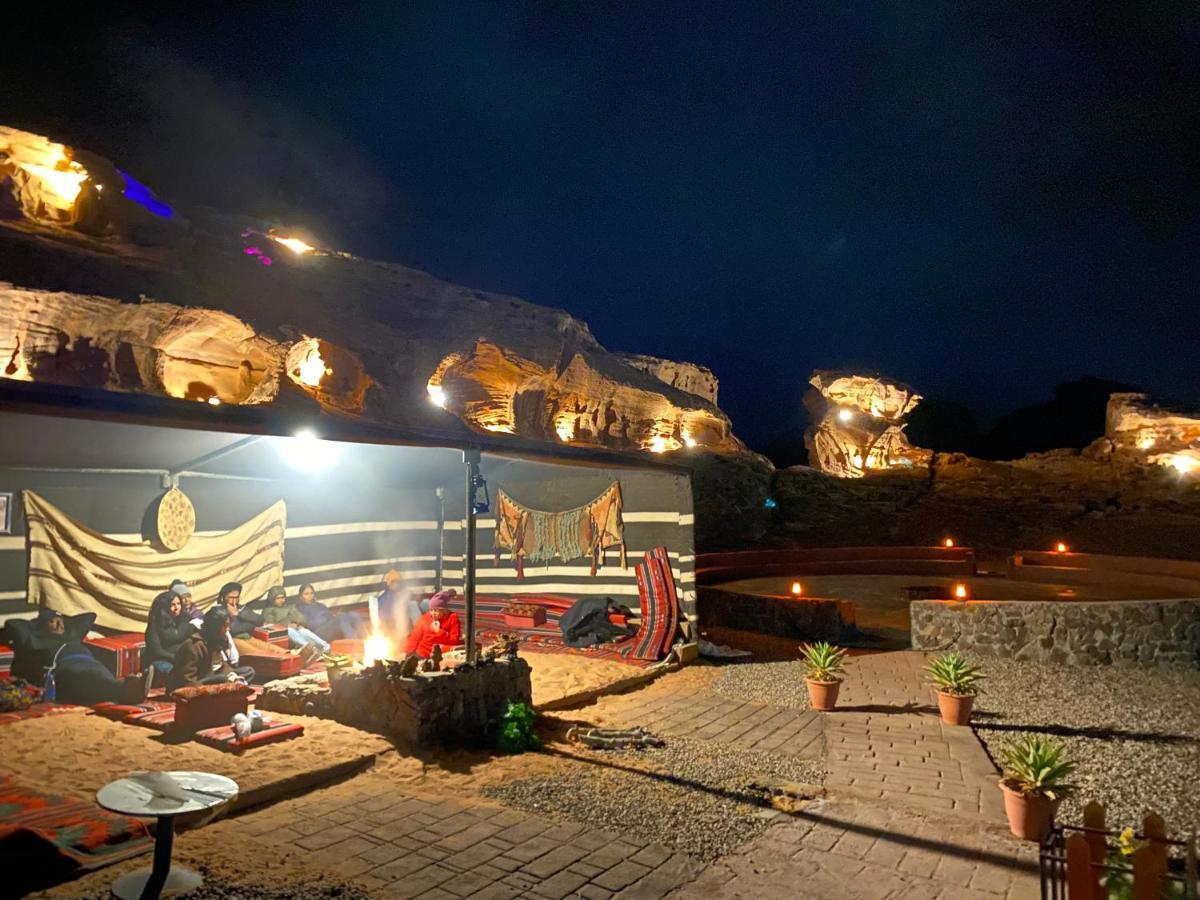 Desert Island Camp Wadi Rum Exteriör bild